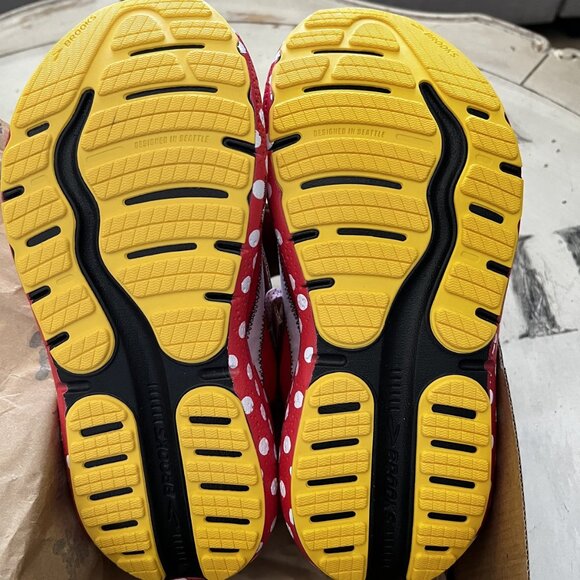 Brooks x runDisney Size 7 Ghost Max 2 Red Polka Dot Women's Sneakers with White - Picture 4 of 5